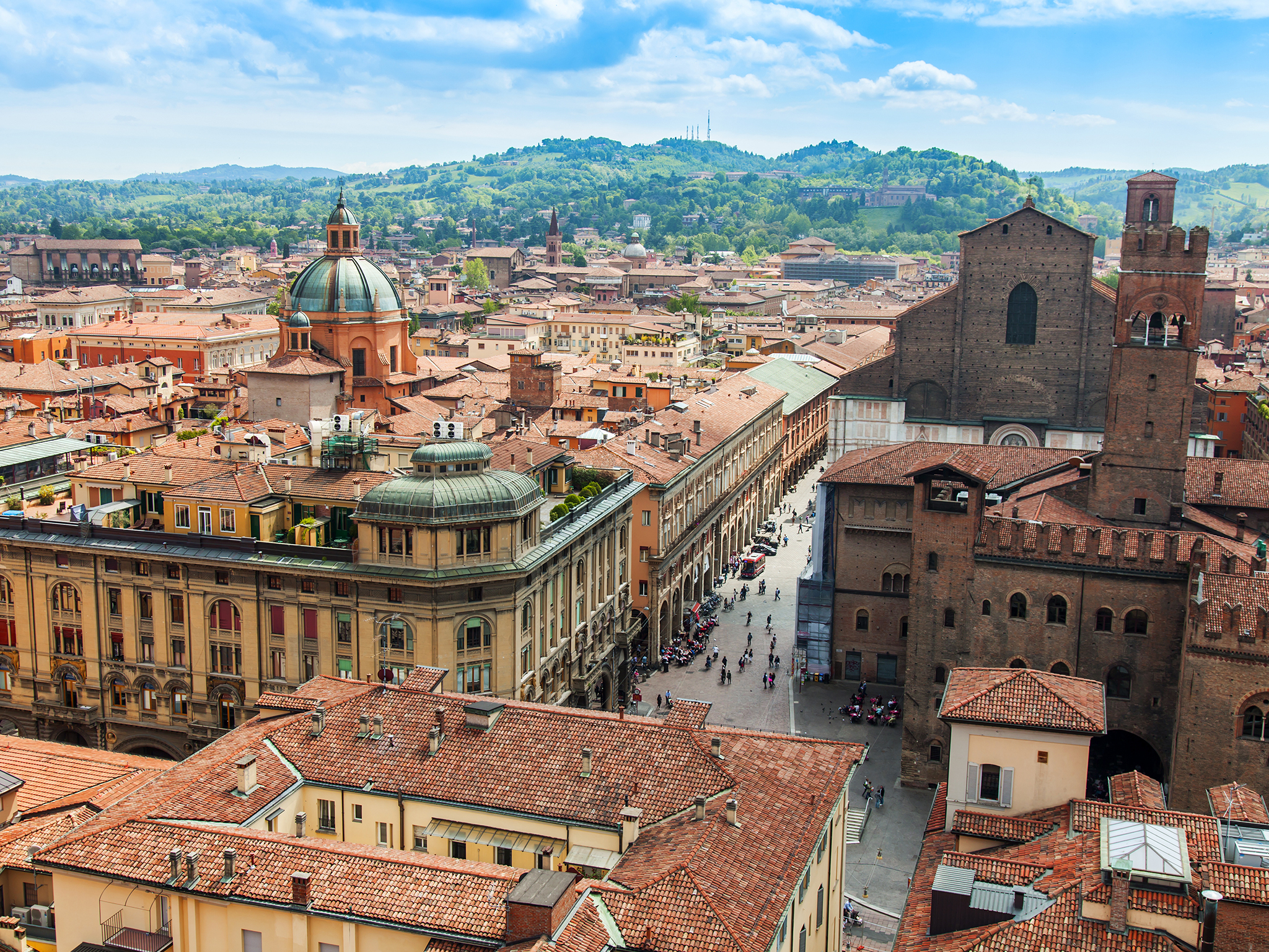 Discover Bologna: Culture, Cuisine, and Education
