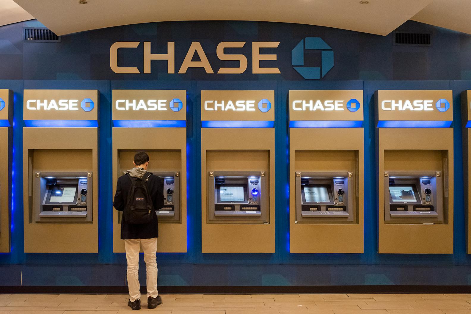 Concerns Rise as $10000 ATM Deposit Vanishes