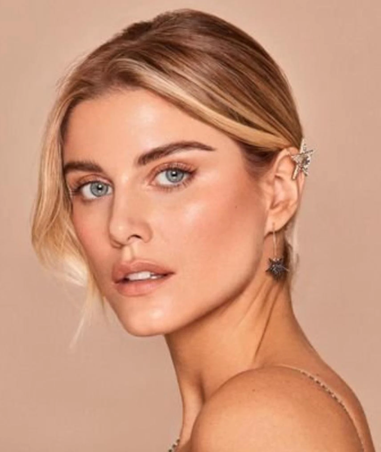 Ashley James: Rising Star in Fashion and Media