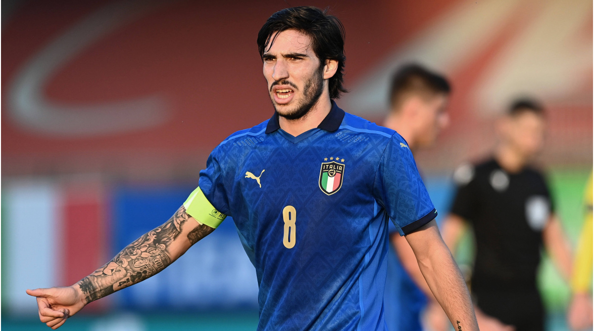 Sandro Tonali: The Football Prodigy Captivating Fans Worldwide